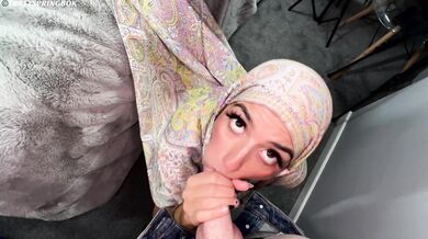 Hijabi Aaliyah shows off her lingerie and gets a massive facial
