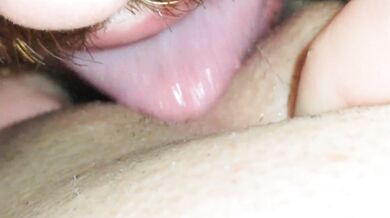 *cosplay* La gamer girl gioca con il cazzo,guarda come come gode quando gli lecco la figa