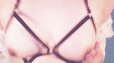 【Delivery video】Perverted nipple masturbation with a lascivious appearance from daytime