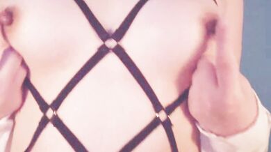 【Delivery video】Perverted nipple masturbation with a lascivious appearance from daytime