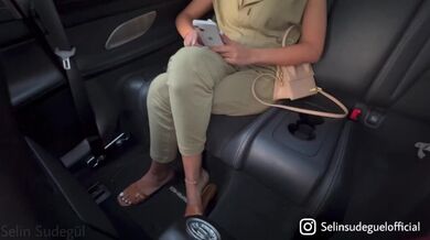 FAKETAXI! Turkish Student cant pay her Uber for the Ride!