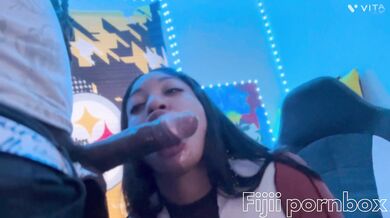 Streamer on sextpanther sucking dick while on the phone