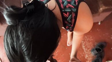 My fat ass gets hot with twerking and I end up fucking the cameraman