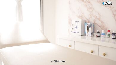 La doctora Dani Ortiz tiene la cura perfecta para quitarte el estres! Sus enormes tetas y culo