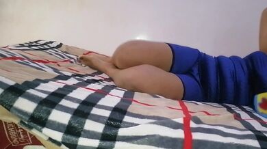 Saoudi girl get fucked from her egiptian driverسعودية بينيكها السواق المصري بتحب زبور كبير كسها مولع