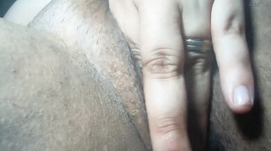 Akira Se Masturbando Para O Marido