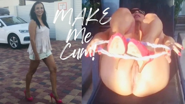 Esposa se masturbando em público goza no meu pau depois de mostrar a buceta e os peitos lá fora