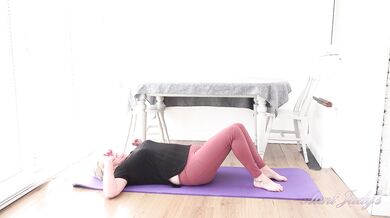 Aunt Judy's - Malhando com coroa de 51 anos Chantelle Blue