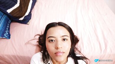 mi vecina recibe mi leche en su coño