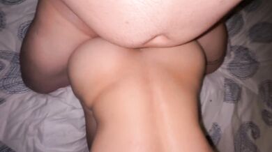 Dandole verga a mi colegiala culona. que rico gime.