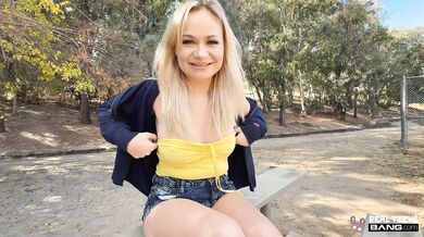 Porn Newbie Rylee Blake Sucks And Fucks