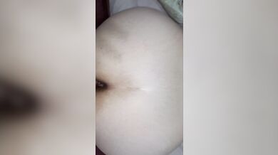 زن مستاجر به صاحبخونه میگه انگشت که تو کونم میکنی کسم تنگ تر میشه (پر از حرفای سکسی و آه و ناله)