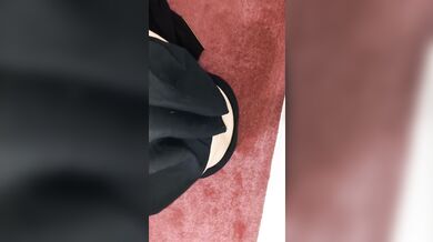 همکارش رو برده تو اتاق استراحت و کسشو میکنه (پر از حرفای سکسی و آه و ناله)