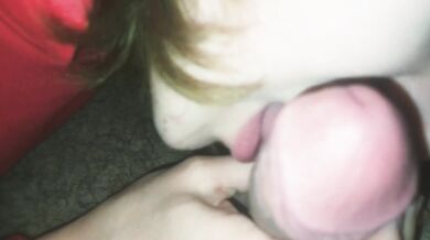 azeri sevgilisinin boyuk sikini agzina soxub yalayir gelinin xosuna gelir