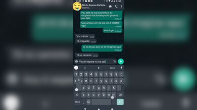 Corno me liberou pra sai com meu amante e quis saber todos os detalhes, corno gozou na minha boca