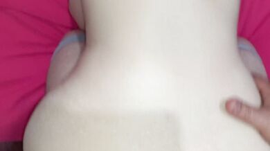 خدمتکار خونه میگه آب کیرت سوراخ کونمو سوزوند(پر از حرفای سکسی و آه و ناله)