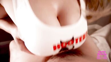 Hooters Waitress with Huge Tits Makes My Dream Come True