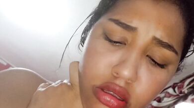 म विश्वास गर्न सक्दिन कि यो श्यामला यो ठूलो कुकुर संग के गर्दैछ, कृपया सावधानी संग हेर्नुहोस्