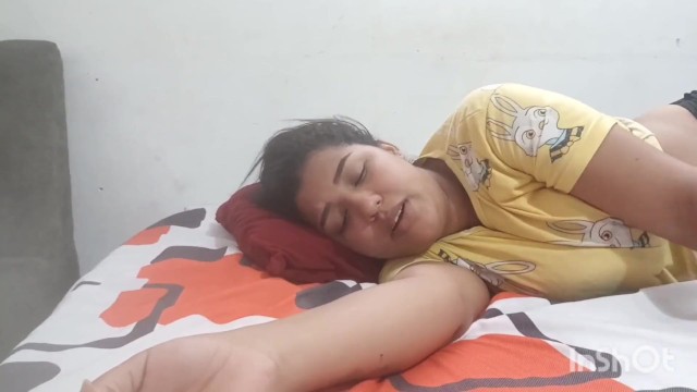 म विश्वास गर्न सक्दिन कि यो श्यामला यो ठूलो कुकुर संग के गर्दैछ, कृपया सावधानी संग हेर्नुहोस्