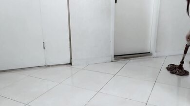 My special servant was cleaning - فوتجاب ایرانی