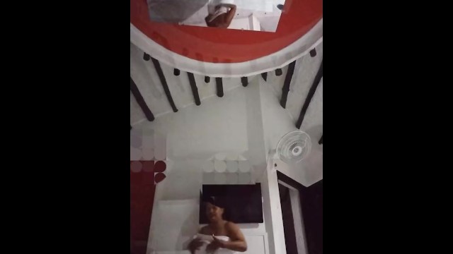 ضبرت على قحبة بومبة فتيندر ناري على كر ???? عندها????وسخونة ديال بصح ليل كامل وهي تخشيه????????‍