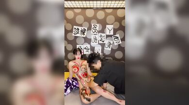 無修正 日本人 着物で淫乱ハメ撮り。墨汁で身体中に習字アート。激しい中出しセックス。