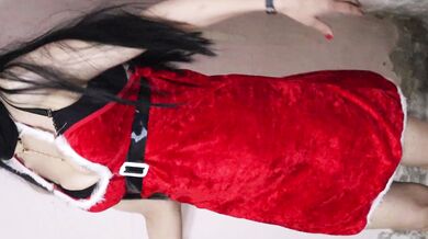 هابى نيو ير ياجماعة رقص بلبس الكريسماس كل عام وانتم بخير