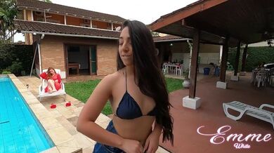 Madrasta dá lição na enteada que só quer saber de funk - Lis Xxx