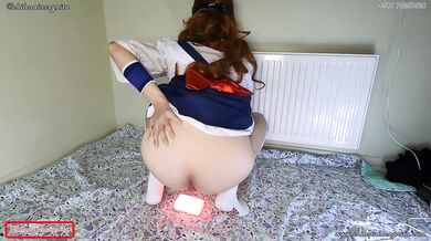 Chica otaku gime como anime japonés - TRAILER