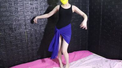 اول فيديو ليا انا وبرقص لحبيبى علشان ينيكنى اتفرج على رقصى لو عجبكم حنزلكم باقى الفيديوهات