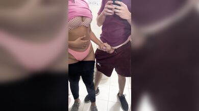 ميصحش كدا يا سمير????زوجي يقدر يدخل علينا للحمام بأي لحظة وانت بتنكني،سكس شرموطة فاجرة خاينه????????