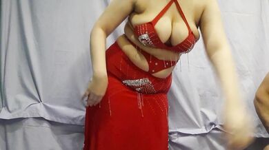 شرموطه مصريه تدلع جوزها بعد نزوله من السفر رقص ودلع واحلي أهات سكس فاجر اوي